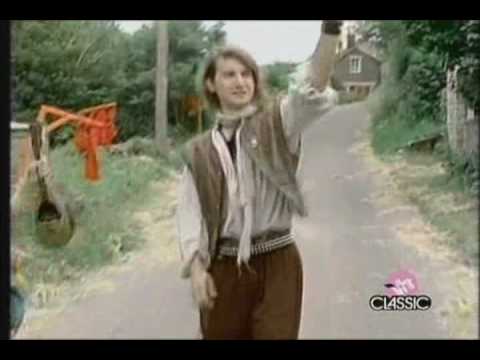 Youtube: Men without Hats - Safety Dance