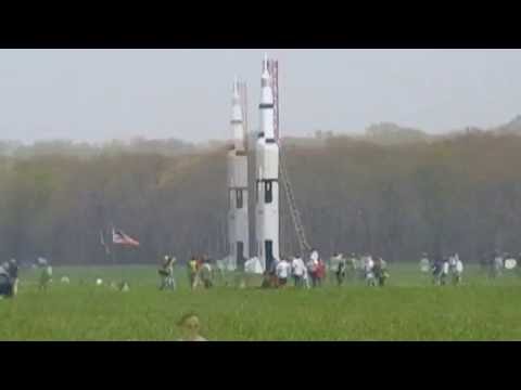 Youtube: Saturn V scale model rocket launch 480p