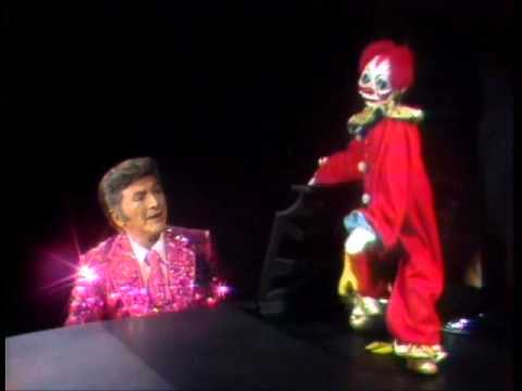 Youtube: Liberace Send in the Clowns Medley