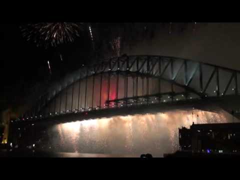 Youtube: Sydney Bridge Fireworks 2010