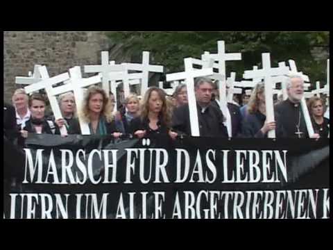 Youtube: Protest gegen Abtreibungsgegner_innen: 1000 Kreuze in die Spree!