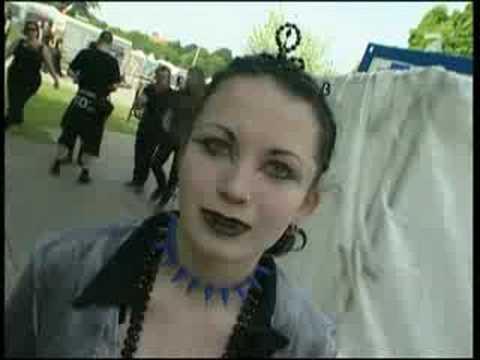 Youtube: Deep Metal Piercing Vampirzähne (Pro7 Newstime 12.09.08)