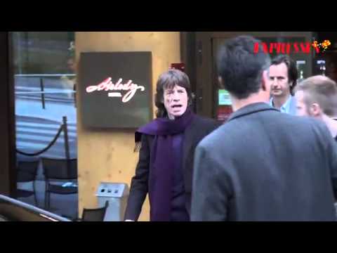 Youtube: Mick Jagger visited ᗅᗺᗷᗅ The Museum