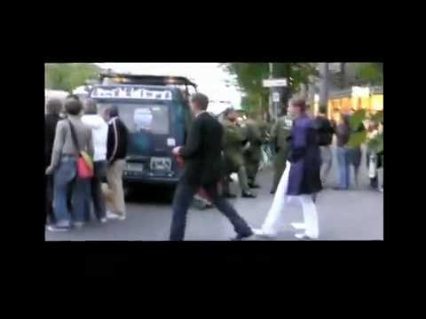 Youtube: Polizeigewalt bei der Demo "Freiheit statt Angst" in Berlin am 12.09.2009 (ENTWACKELT)