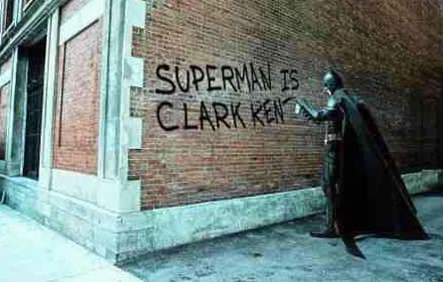 batman-exposes-superman