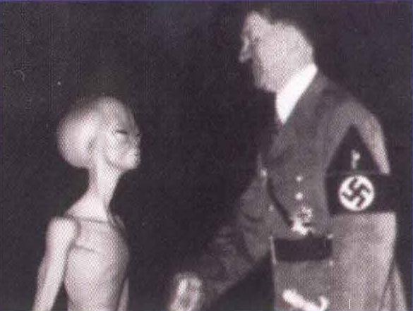 /dateien/0,1297701533,hitler-meets-alien