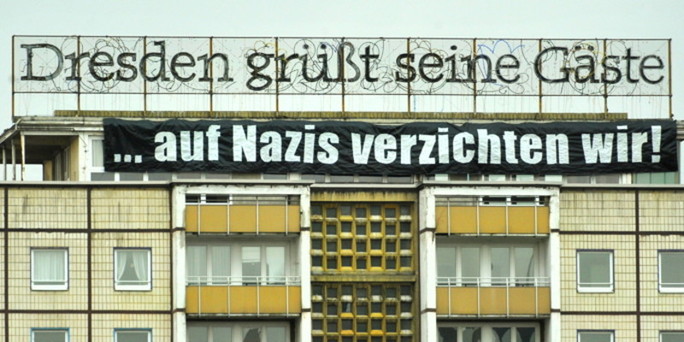 /dateien/32832,1297592935,dd-nazifrei-schild.20110213-10