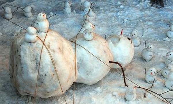 Bilder-Thread 43048,1298986209,funny-snow-figures01