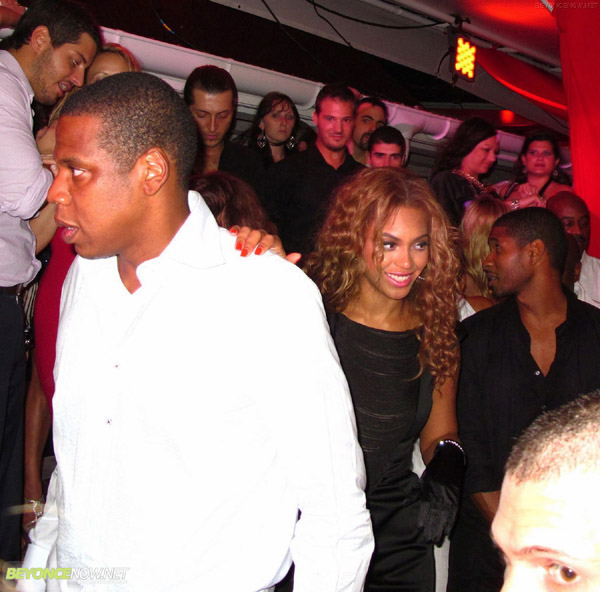 /dateien/70917,1299193321,beyonce-jay-z-st-barts-2