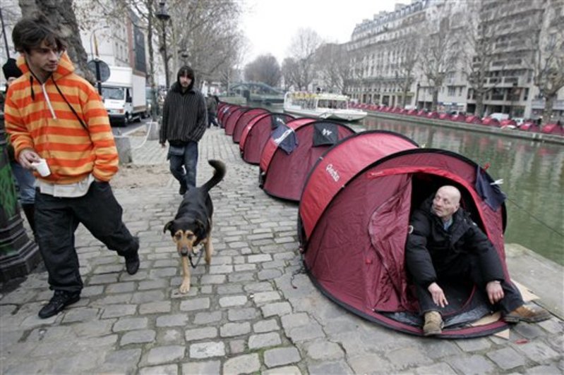 /dateien/71294,1299231249,2006-12-20-xxl--20061220091712 FRANKREICH PARIS OBDACHLOSE FRA503