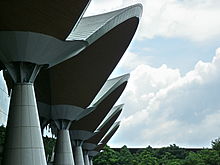 /dateien/71384,1299352013,220px-KLIA Main terminal