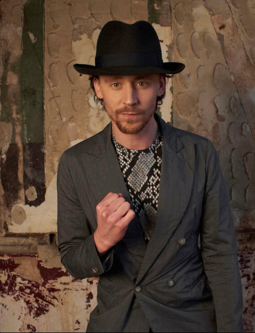 /dateien/97414,1358461270,1883-Magazine-tom-hiddleston-32154133-500-651