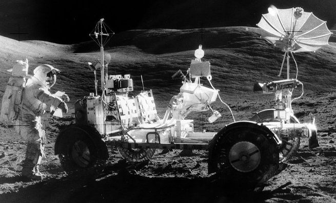 /dateien/gg3012,1265990598,rover apollo17