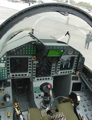 /dateien/gg3063,1286376537,Eurofighter cockpit