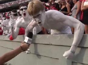 /dateien/gg48757,1259007352,290x215-oh-so-white-body-paint-is-the-dogs-we-get-it