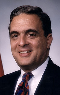 /dateien/gg48762,1248396521,200px-George Tenet portrait headshot