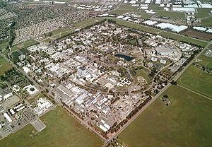 /dateien/gg48762,1248514133,300px-LLNL Aerial View