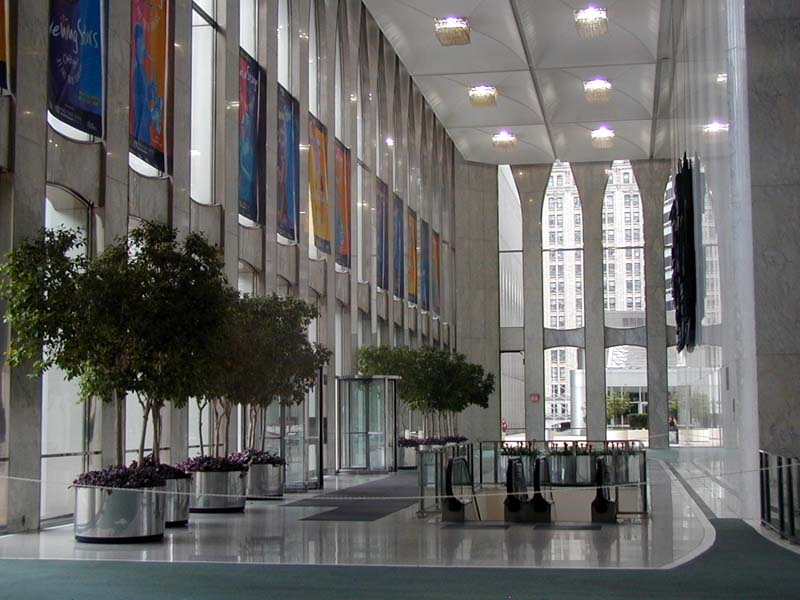 /dateien/gg48762,1285794820,wtc 19aug2000 lobby