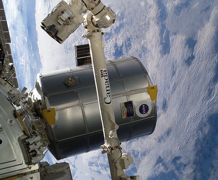 /dateien/gw55267,1249063382,724px-STS-114 Raffaello module