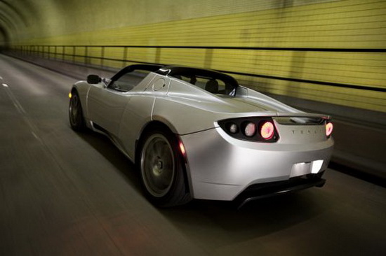 /dateien/it35659,1280519628,uh597331269980751tesla-roadster 1