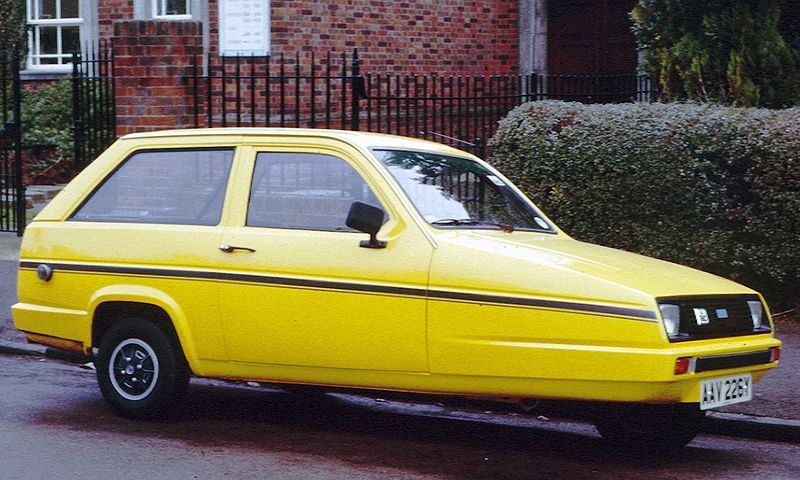 /dateien/it59380,1262820934,800px-Reliant Robin Saloon England