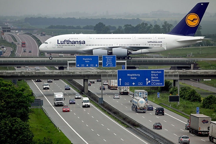 /dateien/it66098,1285790440,A380overAutobahn