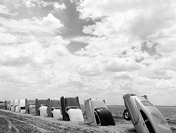 /dateien/mg14377,1272007229,Cadillac-Ranch-bw