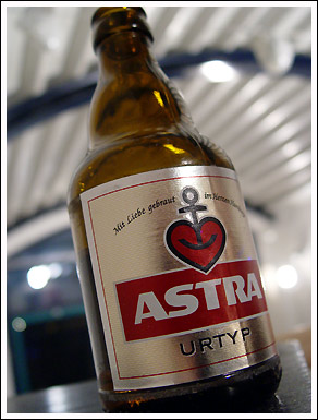 /dateien/mg17461,1129113803,astra bier