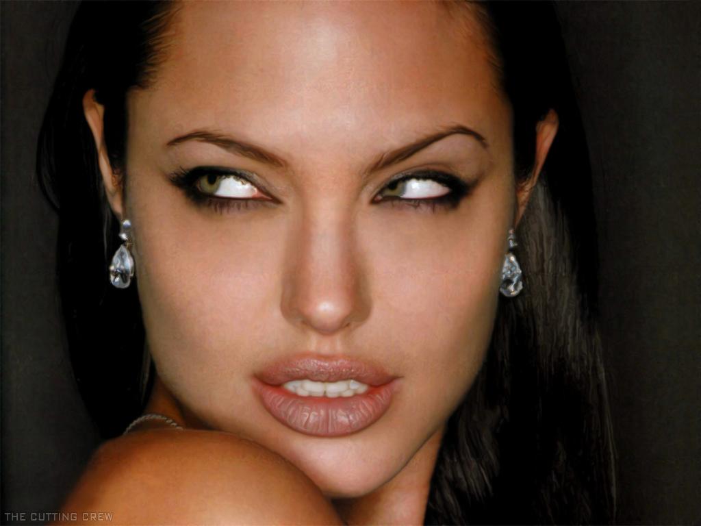 /dateien/mg55641,1274975770,angelina jolie watching dengerously oaph33