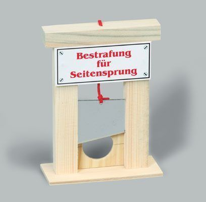 /dateien/mg62681,1273770859,Guillotine-fuer-das-beste-Stueck