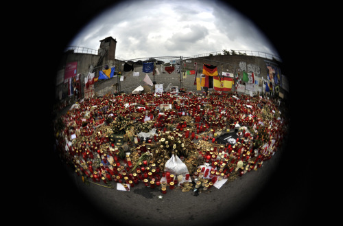 /dateien/mg64401,1286908535,Loveparade-Gedenken ddp Sascha Schuermann