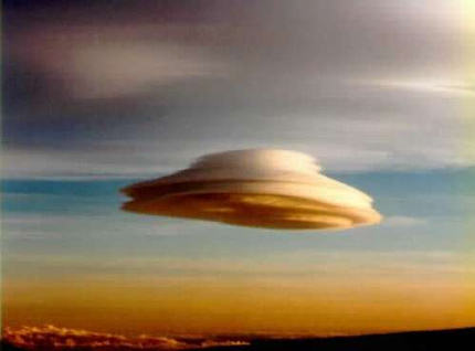 /dateien/mt45319,1214651924,lenticular-clouds