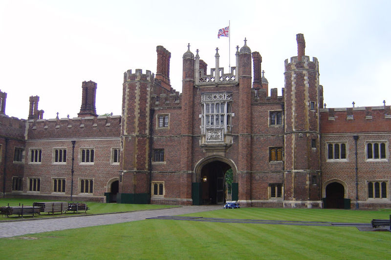 /dateien/mt63795,1278076400,051-Hampton Court RJL