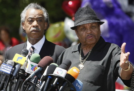 /dateien/np62480,1274215311,al-sharpton-joe-jackson-d309056f0c9553a2 large