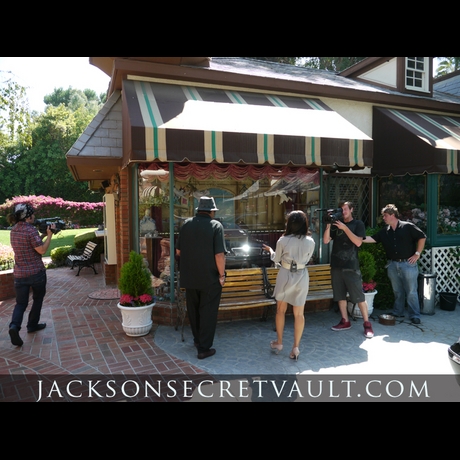 /dateien/np62480,1280434266,katherine jackson house 012 full