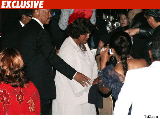 /dateien/np62551,1277711908,0627-katherine-jackson-memorial-tmz-ex-2-credit