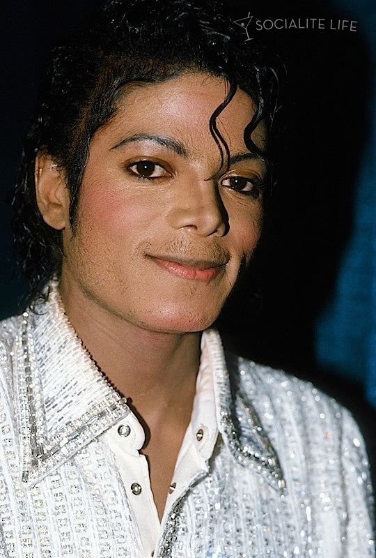 /dateien/np62551,1278689174,From-Katherine-s-New-Book-michael-jackson-13604338-540-800