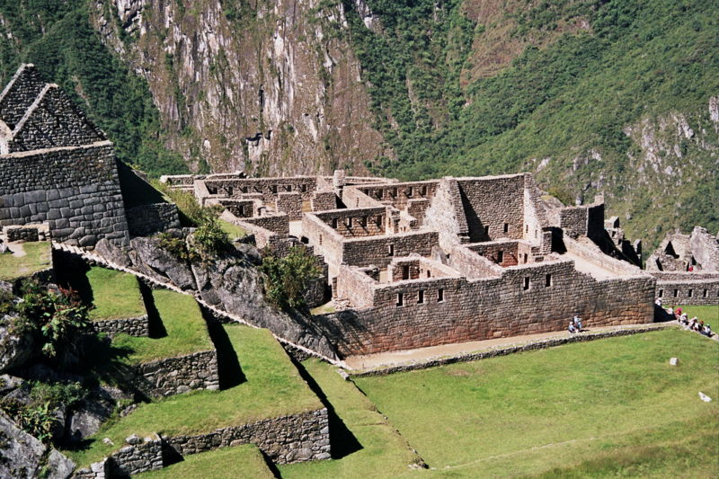 /dateien/np65286,1286825216,800px-Machupicchu 2006