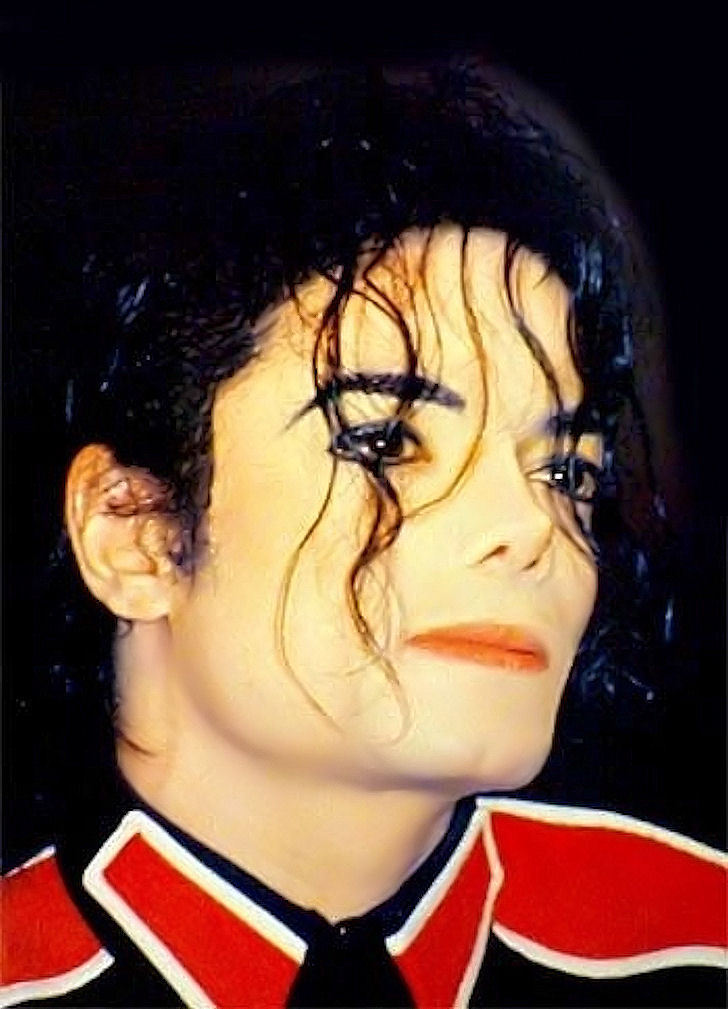 /dateien/np65701,1284229750,Michael-forever-michael-jackson-15246665-728-1009