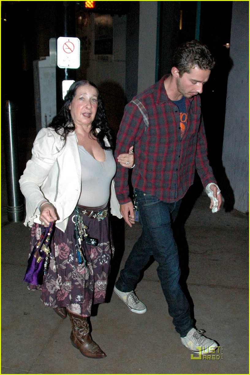 np66944,1288642584,shia-labeouf-halloween-01.jpg