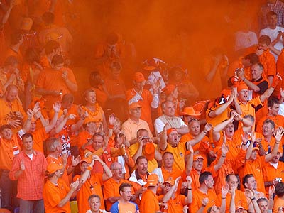 /dateien/pr35469,1178288308,oranje fans dpa 400