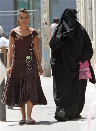 /dateien/pr48330,1265740139,burka-i