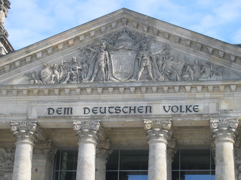 /dateien/pr54096,1242832943,Reichstag Giebel