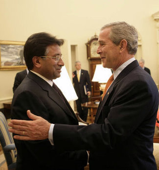 /dateien/pr56317,1252015194,musharraf-bush-06b