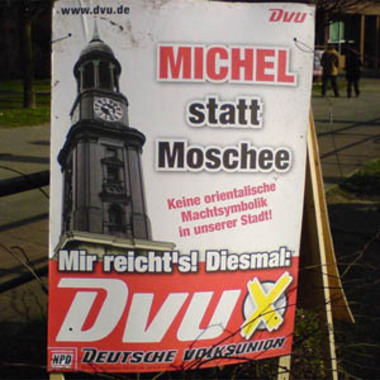 /dateien/pr66308,1285752674,dvu-plakat-hamburg