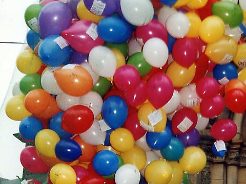 /dateien/rs29487,1279266720,13. Luftballons 480x360