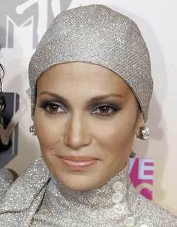 /dateien/rs35965,1258578204,jlo-wearing-hijab1