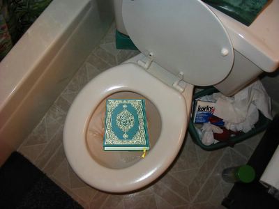 /dateien/rs5862,1252091738,toilet koran buzzaro