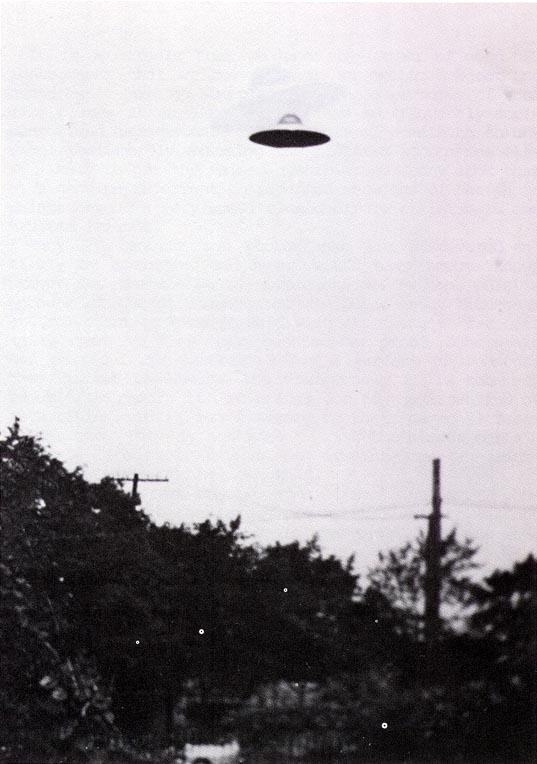 /dateien/uf10802,1108588498,ufo-40