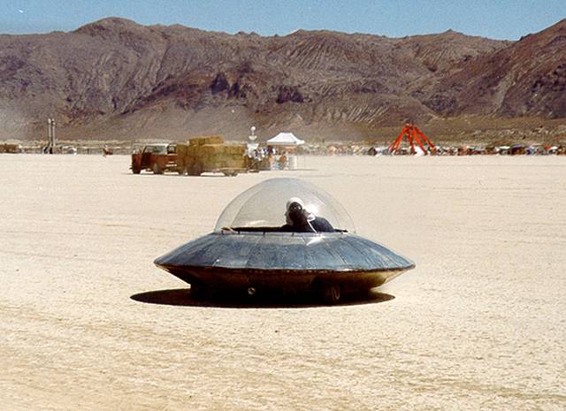 /dateien/uf24192,1171553916,flying saucer